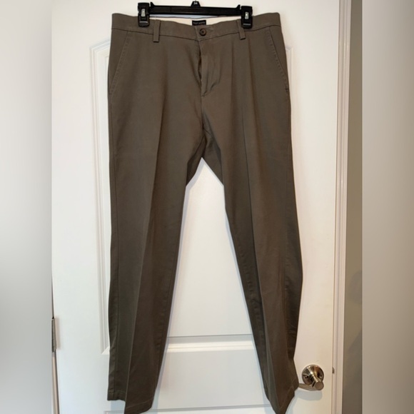Dockers Tan Chinos Straight-Cut Tailored - Picture 1 of 5